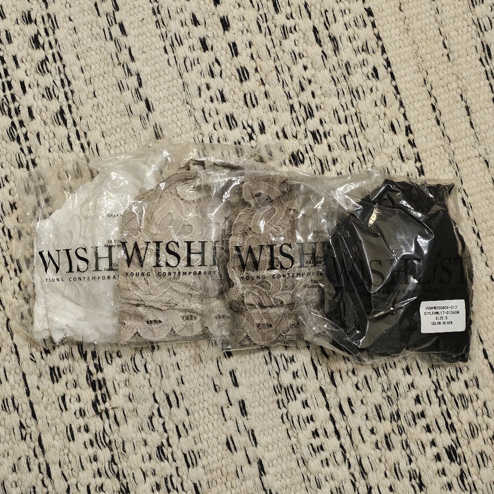 NWT Double Strap Scalloped Lace Bralette